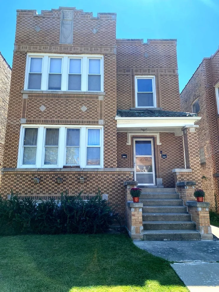 Unit for sale at 5247 W School Street, Chicago, IL 60641