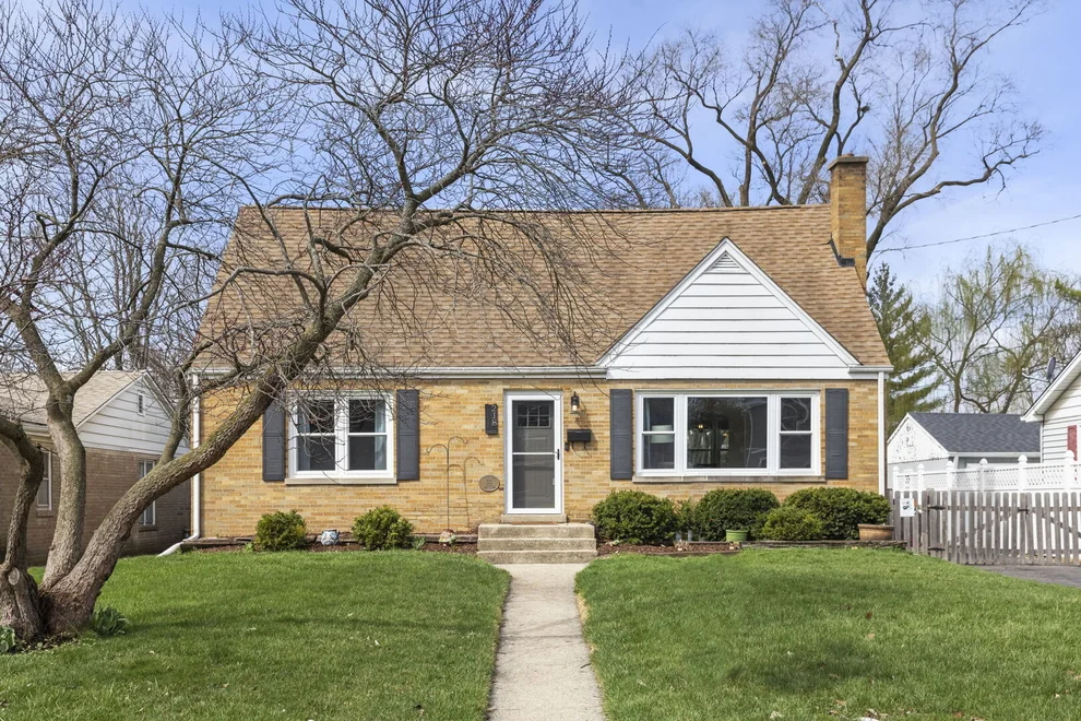 Unit for sale at 218 S Fairfield Avenue, Lombard, IL 60148