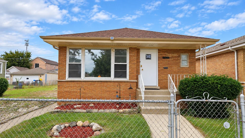 Unit for sale at 7226 W 60th Place, Summit, IL 60501