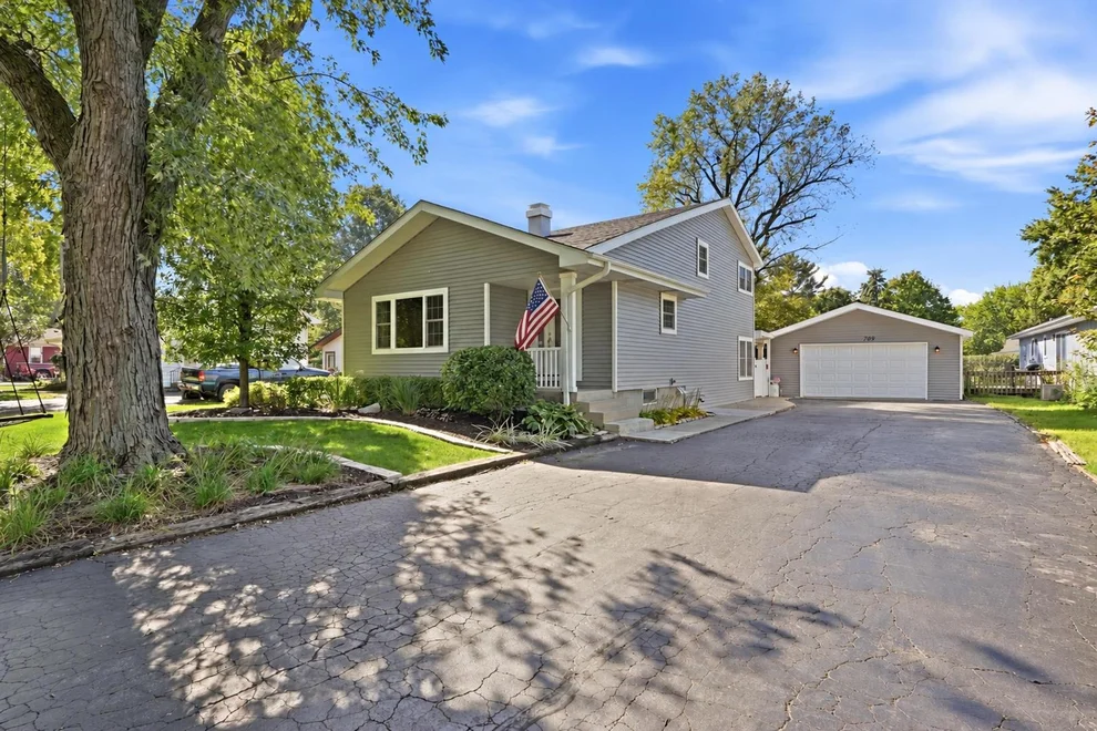 Unit for sale at 709 S Cedar Road, New Lenox, IL 60451