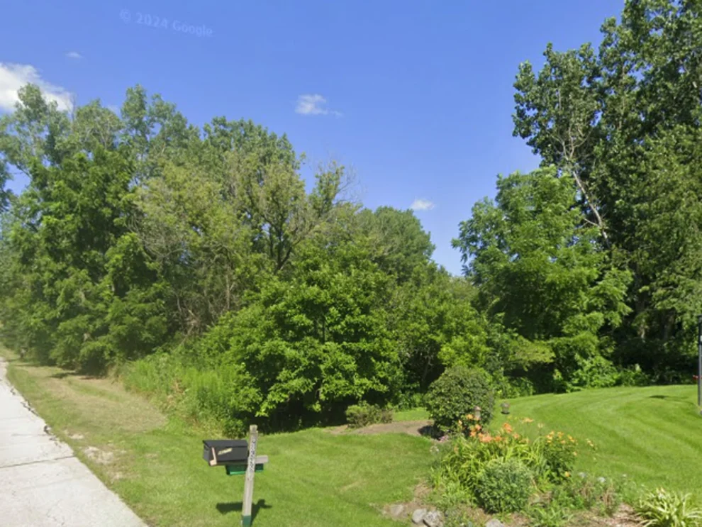 Unit for sale at 28613 N Monroe Street, Wauconda, IL 60084