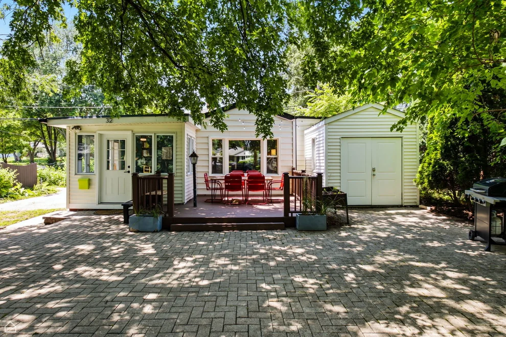 Unit for sale at 32 S Grant Street, Westmont, IL 60559