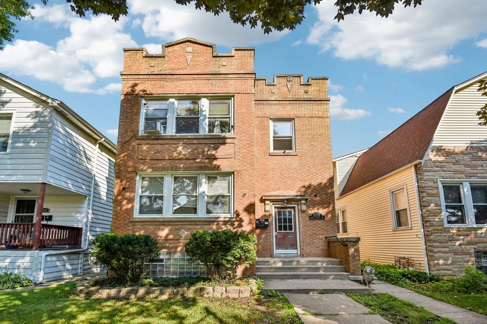Unit for sale at 5212 N Ludlam Avenue, Chicago, IL 60630