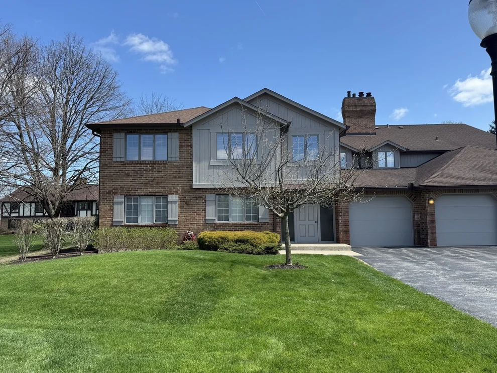 Unit for sale at 7920 W Lakeview Court, Palos Heights, IL 60463