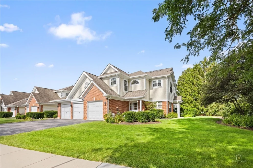 Unit for sale at 200 Westminster Court, Schaumburg, IL 60193
