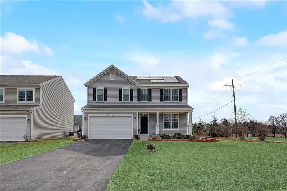 Unit for sale at 1329 Mcintosh Drive, Mundelein, IL 60060