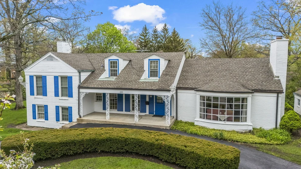 Unit for sale at 144 Oak Knoll Terrace, Highland Park, IL 60035