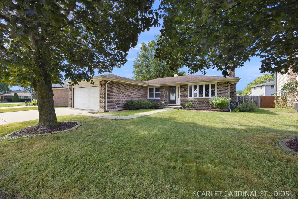 Unit for sale at 970 Dearborn Circle, Carol Stream, IL 60188