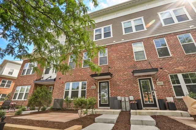 Unit for sale at 6413 Double Eagle Drive, Woodridge, IL 60517