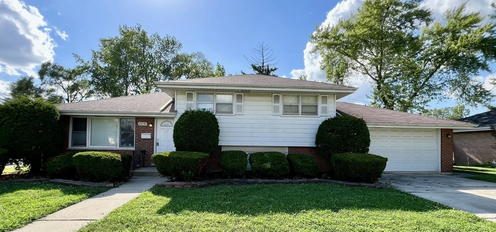 Unit for sale at 16046 Prairie Avenue, South Holland, IL 60473