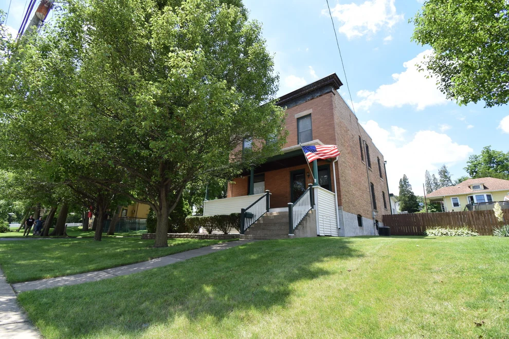 Unit for sale at 34 S La Fox Street, South Elgin, IL 60177