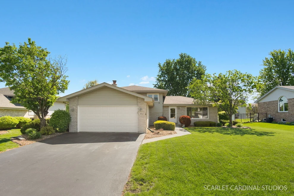 Unit for sale at 652 Princeton Lane, New Lenox, IL 60451