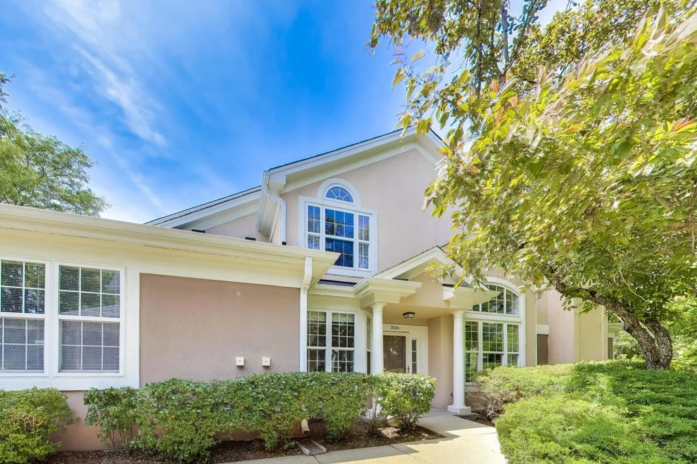 Unit for sale at 3026 Lexington Lane, Glenview, IL 60026