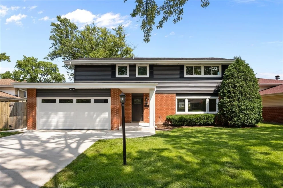 Photo of 511 Bedford Lane, Des Plaines, IL 60016