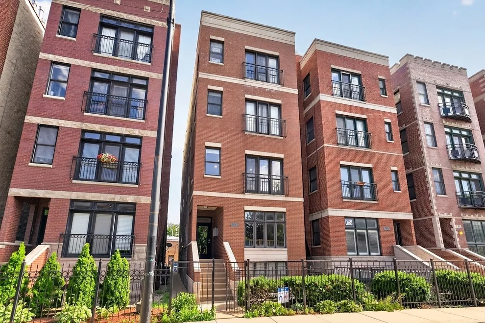 Unit for sale at 2633 W Belmont Avenue, Chicago, IL 60618