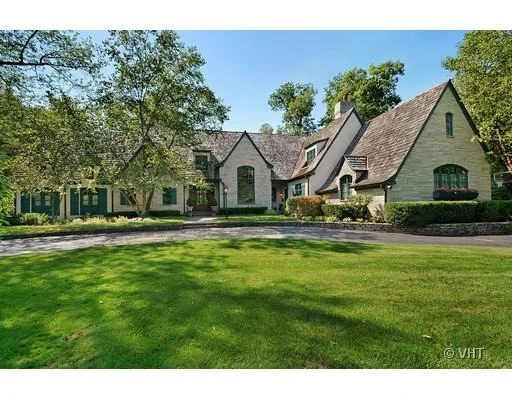 Unit for sale at 370 N Mayflower Road, LAKE FOREST, IL 60045