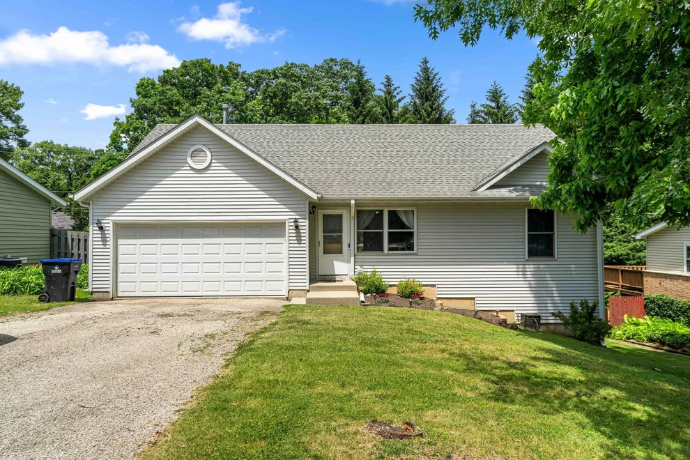 Unit for sale at 1820 W Oakleaf Drive, McHenry, IL 60051