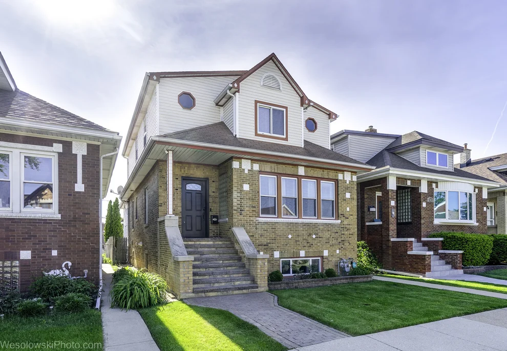 Unit for sale at 3024 N 76th Avenue, Elmwood Park, IL 60707