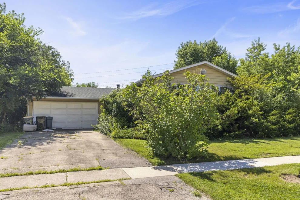Unit for sale at 6104 Tyler Drive, Woodridge, IL 60517