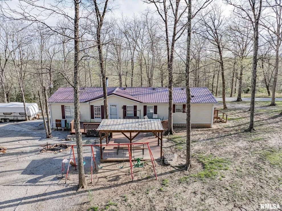 Unit for sale at 565 Dutton Chapel Road, Golconda, IL 62938
