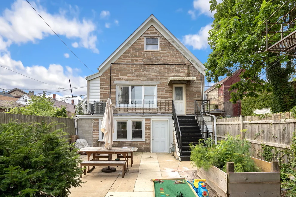 Unit for sale at 941 W 32nd Street, Chicago, IL 60608