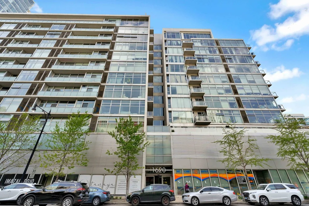 Unit for sale at 1620 S Michigan Avenue, Chicago, IL 60616