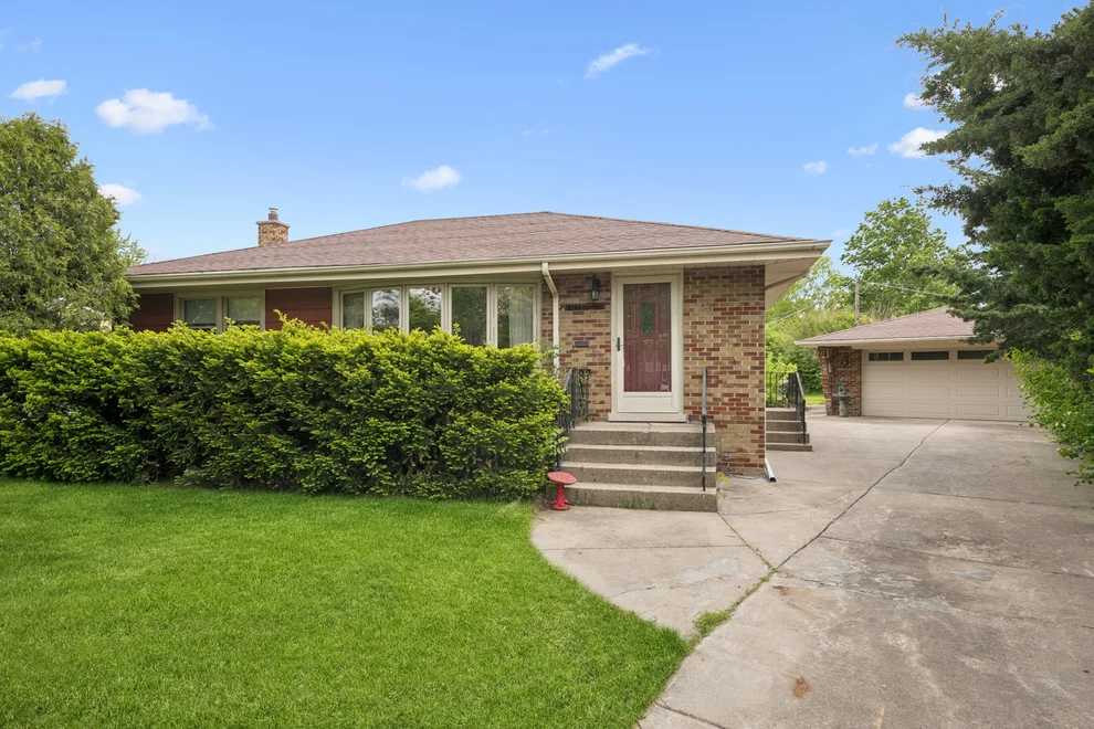 Unit for sale at 8106 W Courtland Avenue, Norridge, IL 60706
