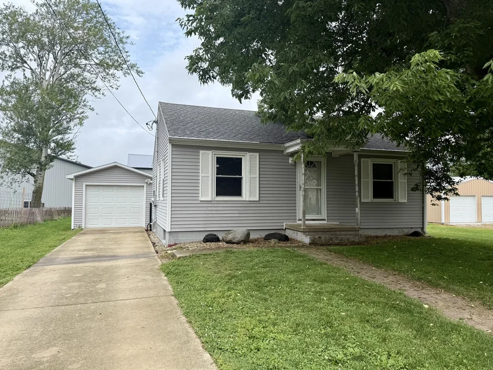 Unit for sale at 510 S King Street, Newman, IL 61942