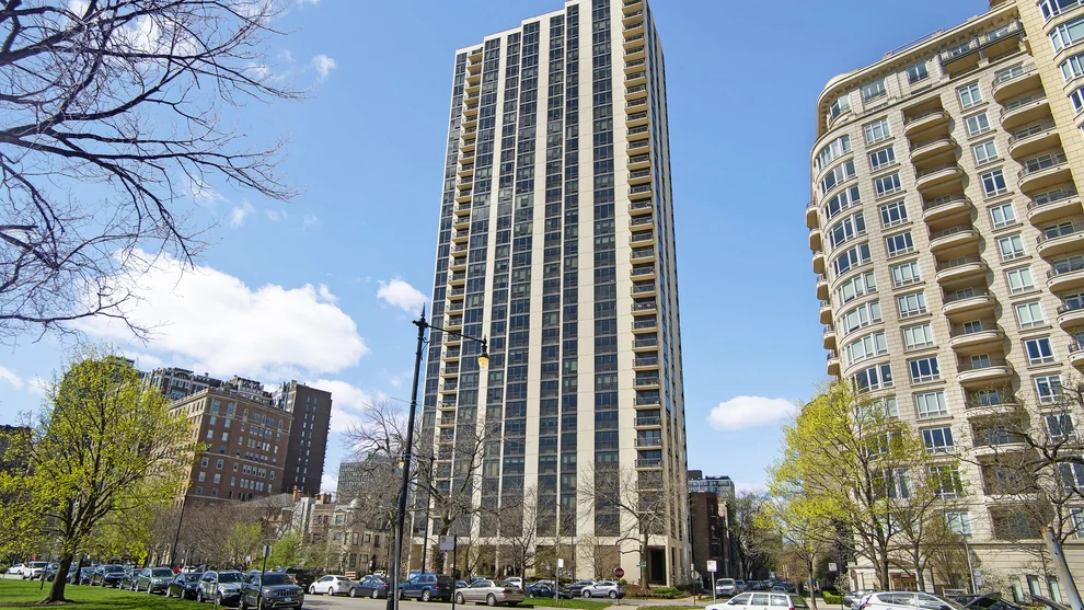 Unit for sale at 2500 N Lakeview Avenue, Chicago, IL 60614