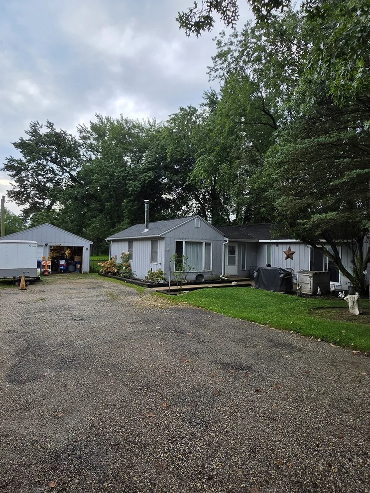 Unit for sale at 207 W Lincoln Road, McHenry, IL 60051