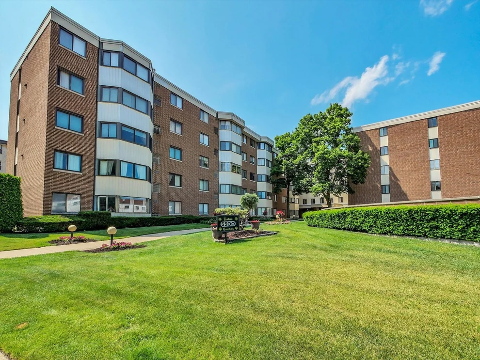 Unit for sale at 5500 Lincoln Avenue, Morton Grove, IL 60053