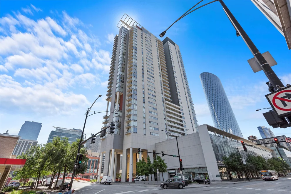 737 West Washington Boulevard