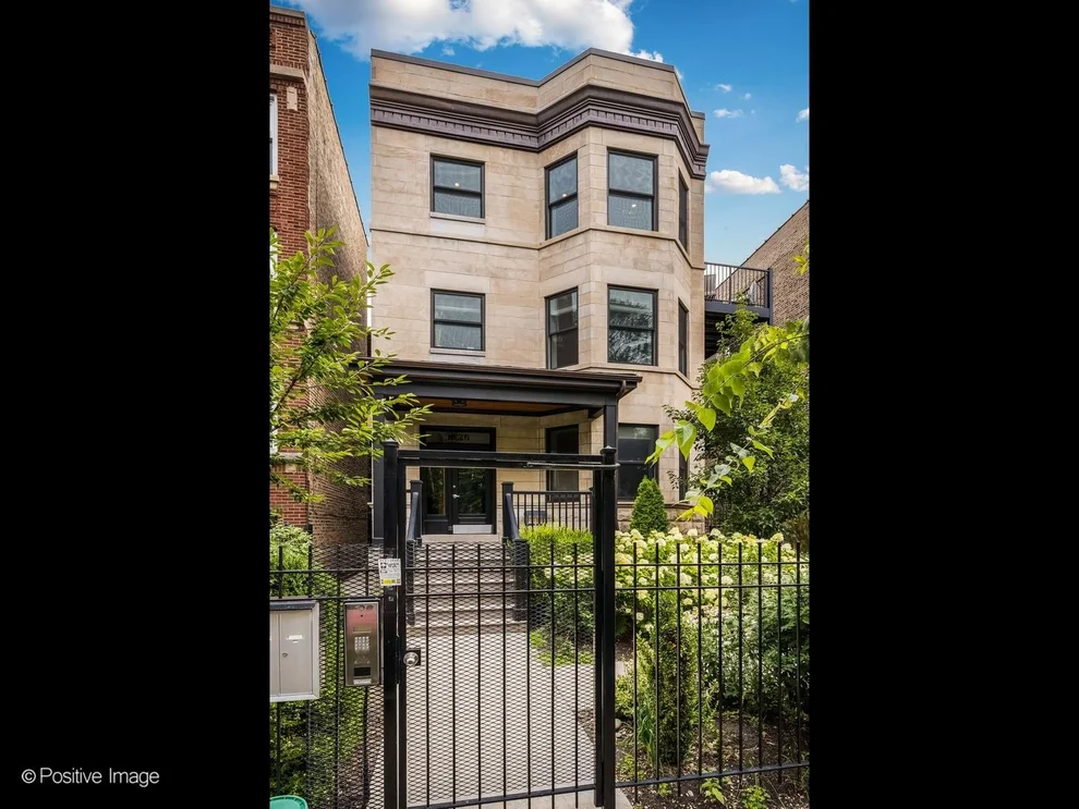 Unit for sale at 1226 W Winnemac Avenue, Chicago, IL 60640
