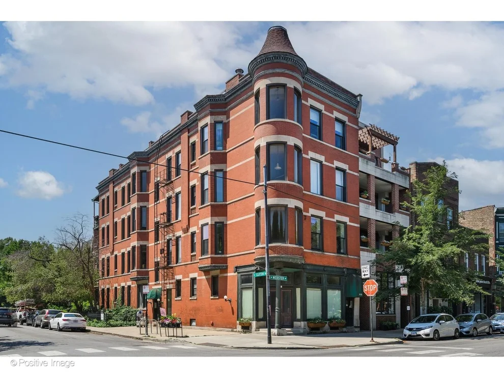 Unit for sale at 1135 W Webster Avenue, Chicago, IL 60614