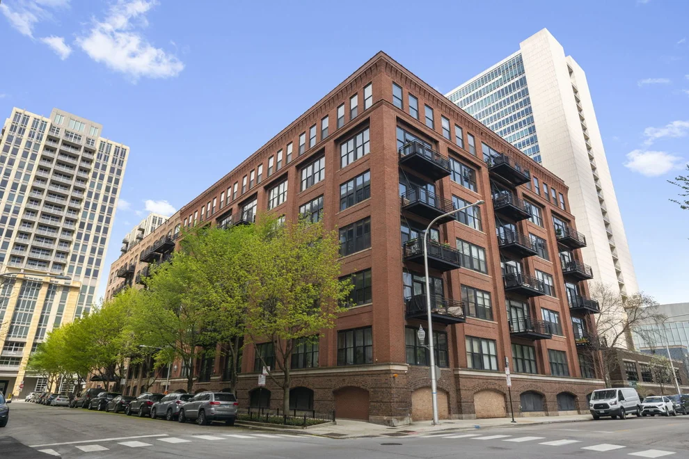 Unit for sale at 520 W Huron Street, Chicago, IL 60654