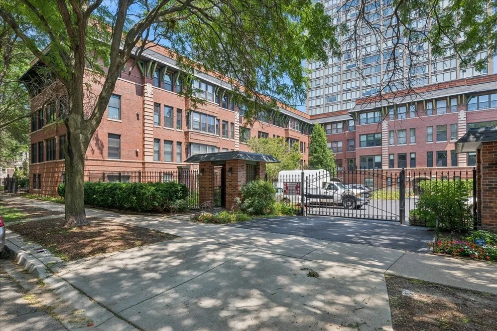 Unit for sale at 5325 N Kenmore Avenue, Chicago, IL 60640