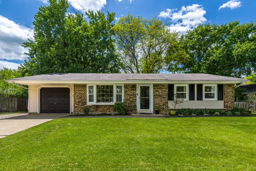 Unit for sale at 1723 Hartmann Drive, Schaumburg, IL 60193