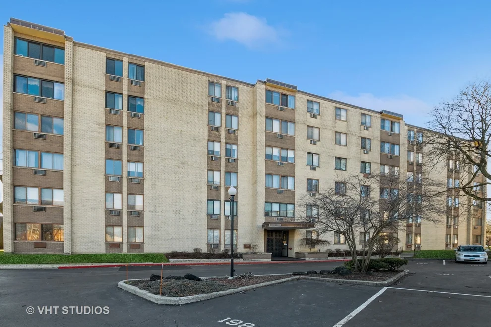 Unit for sale at 9740 S Pulaski Road, Oak Lawn, IL 60453