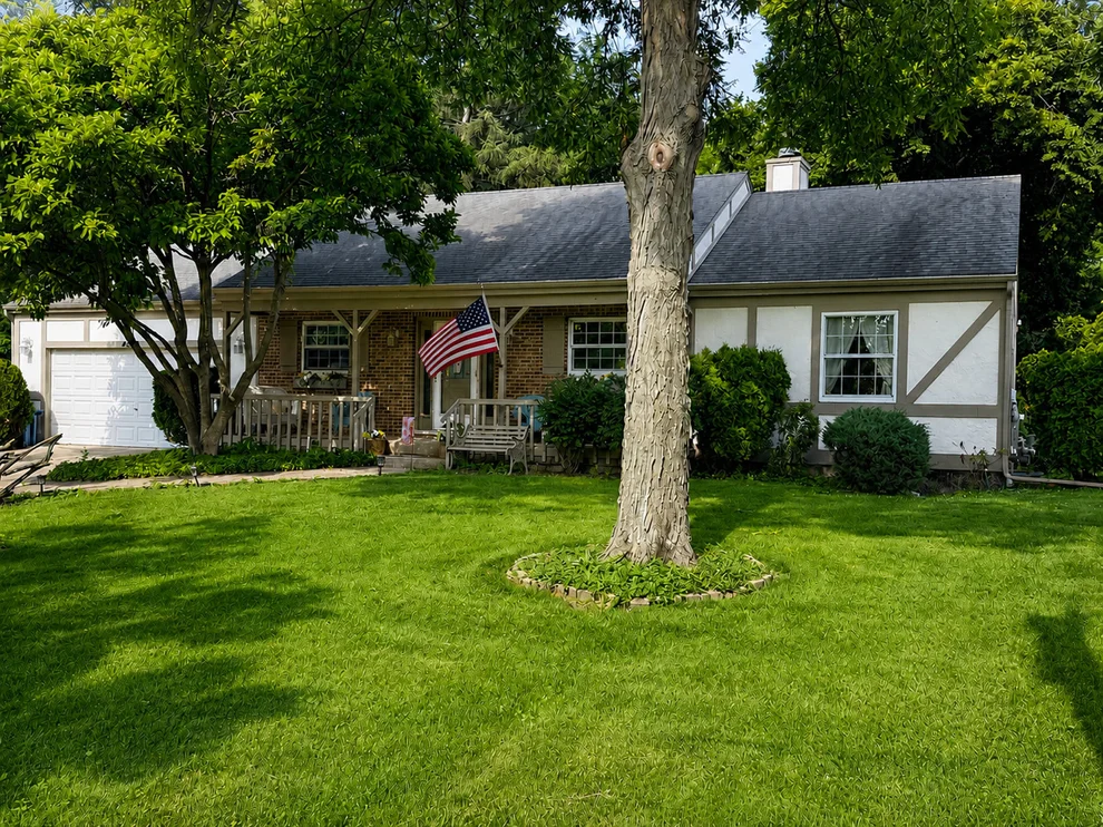 Unit for sale at 4079 Sterling Road, Downers Grove, IL 60515