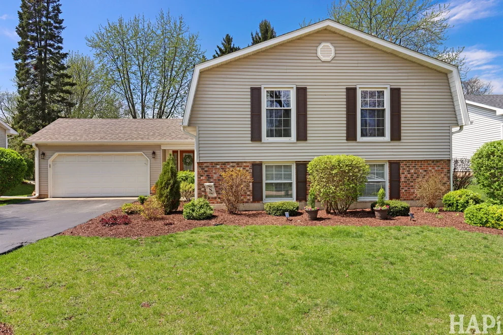 Unit for sale at 38 Chelsea Lane, Cary, IL 60013