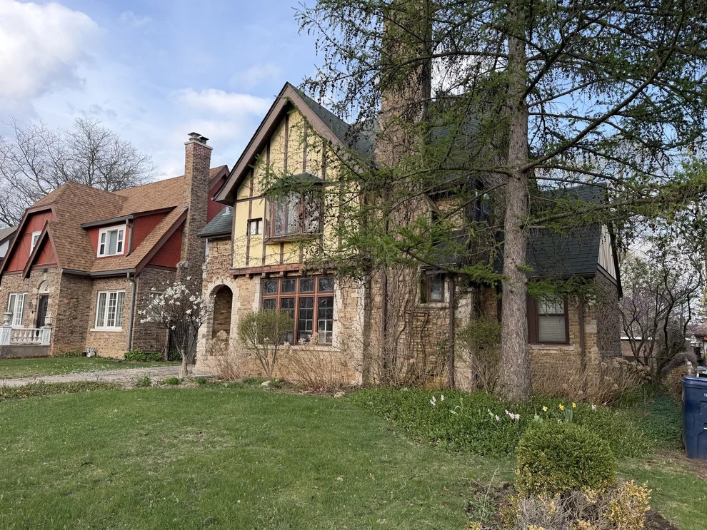 Unit for sale at 1411 N Jackson Street, Waukegan, IL 60085