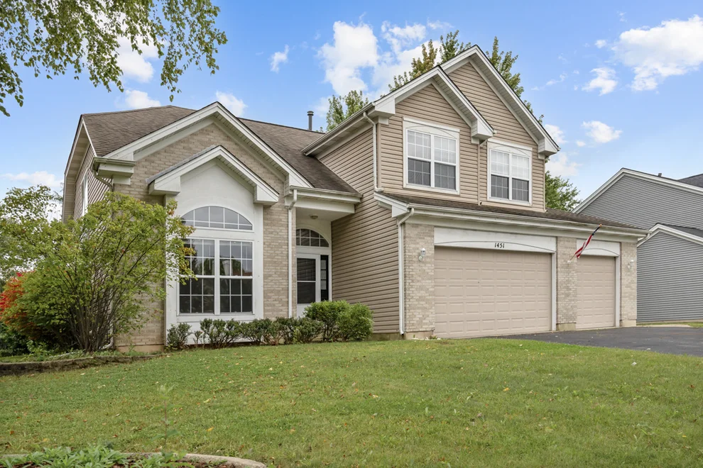 Unit for sale at 1451 Richmond Lane, Algonquin, IL 60102