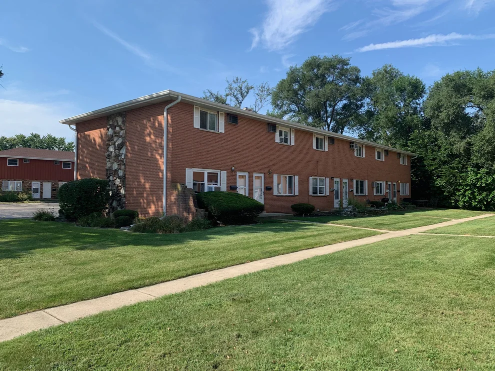 Unit for sale at 1227 Town Crest Drive, New Lenox, IL 60451