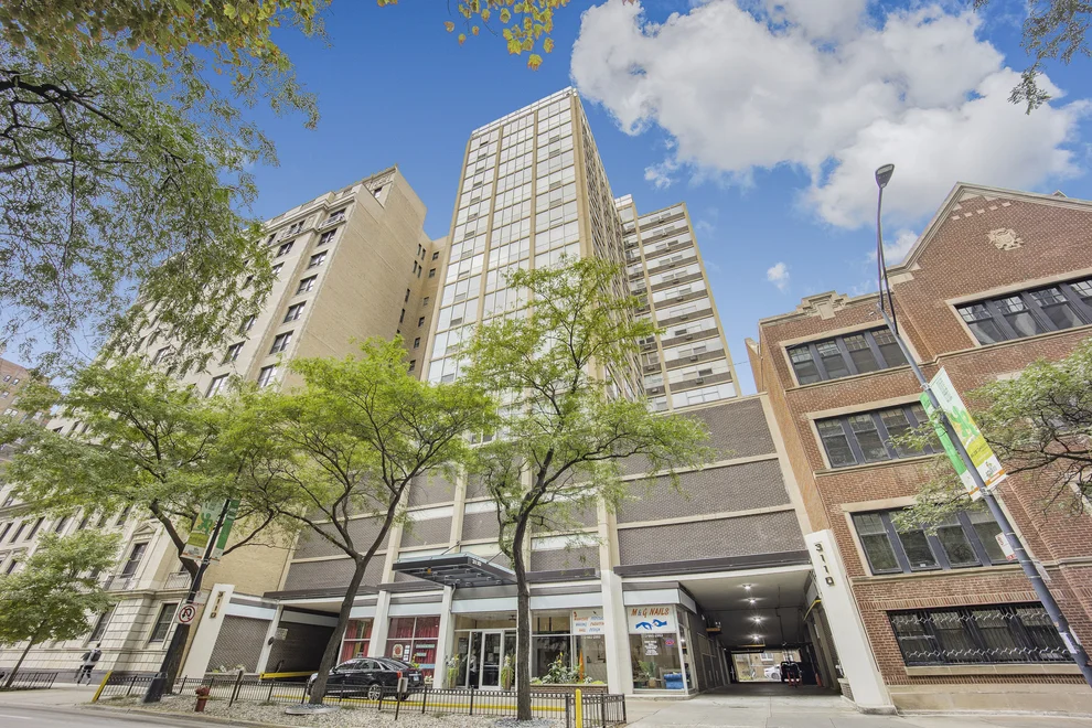 Unit for sale at 3110 N Sheridan Road, Chicago, IL 60657