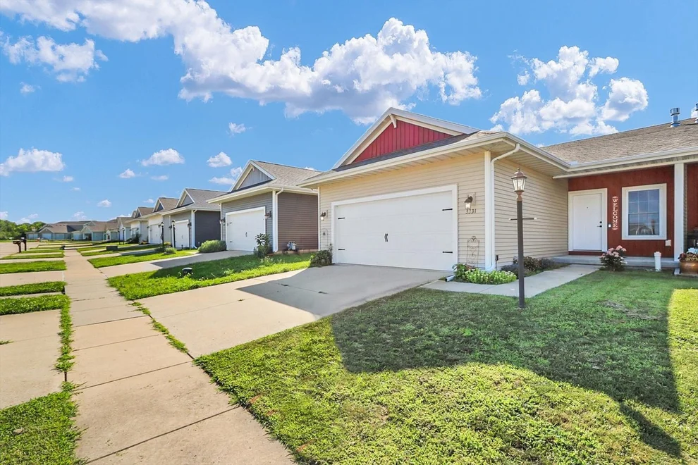 Unit for sale at 3331 Boulder Ridge Drive, Champaign, IL 61822