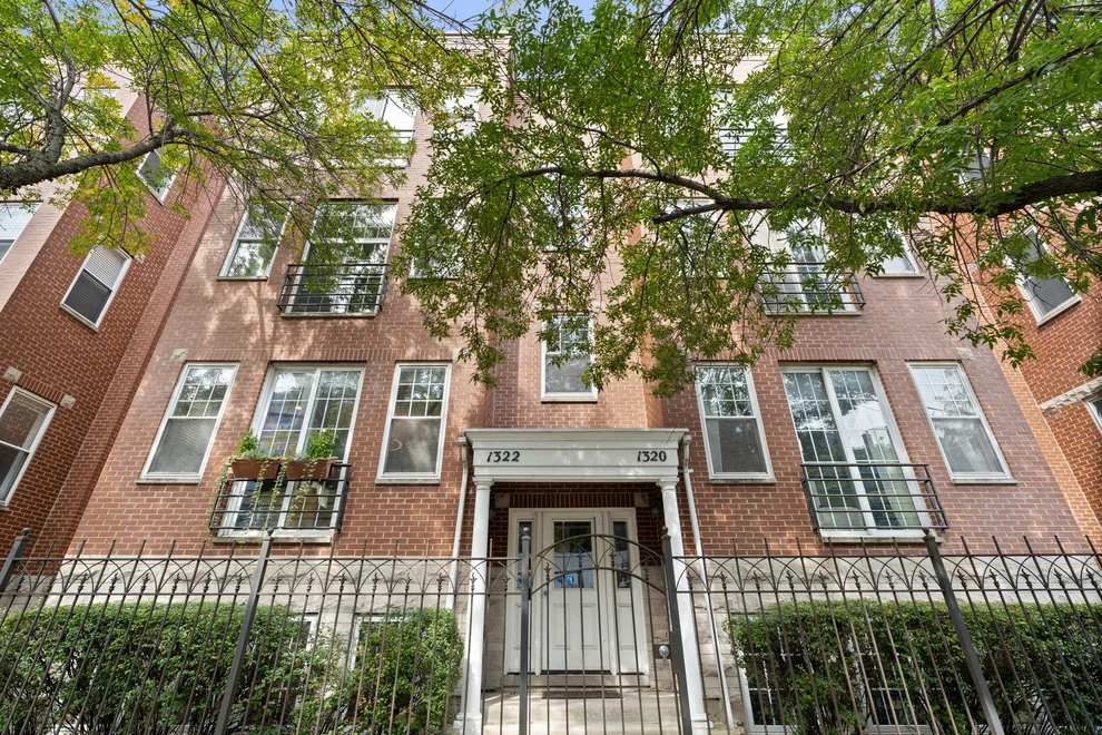 Unit for sale at 1322 W Belmont Avenue, Chicago, IL 60657