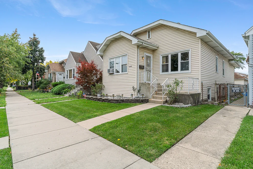 Unit for sale at 3518 N Odell Avenue, Chicago, IL 60634