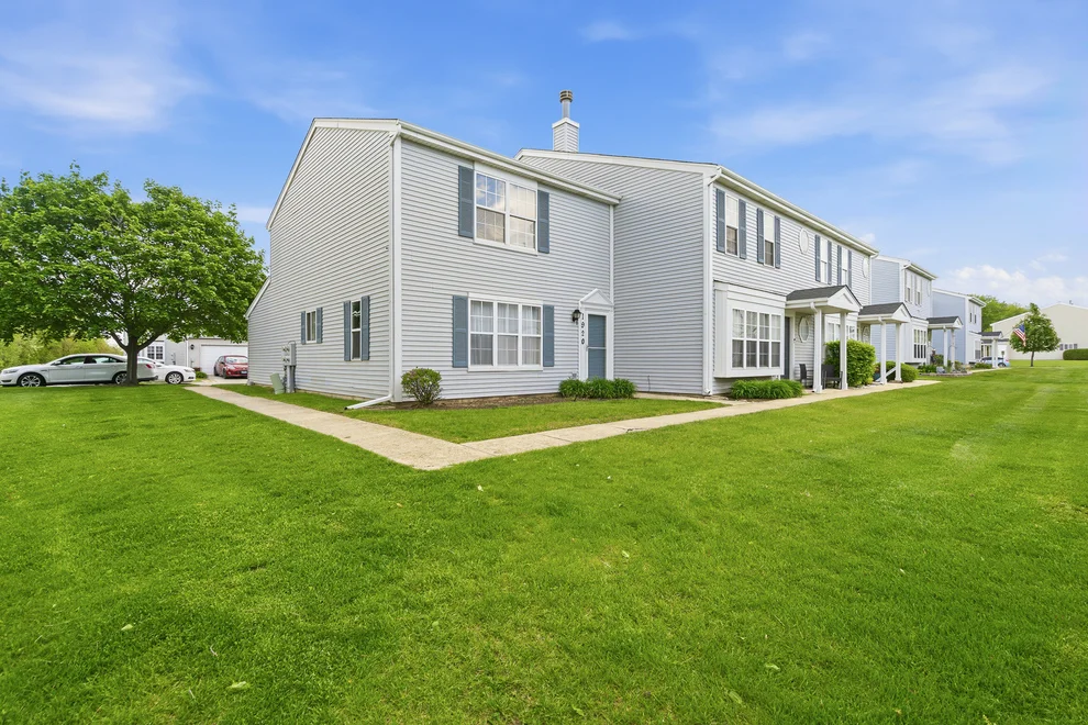 Unit for sale at 1920 Mayan Court, Joliet, IL 60435