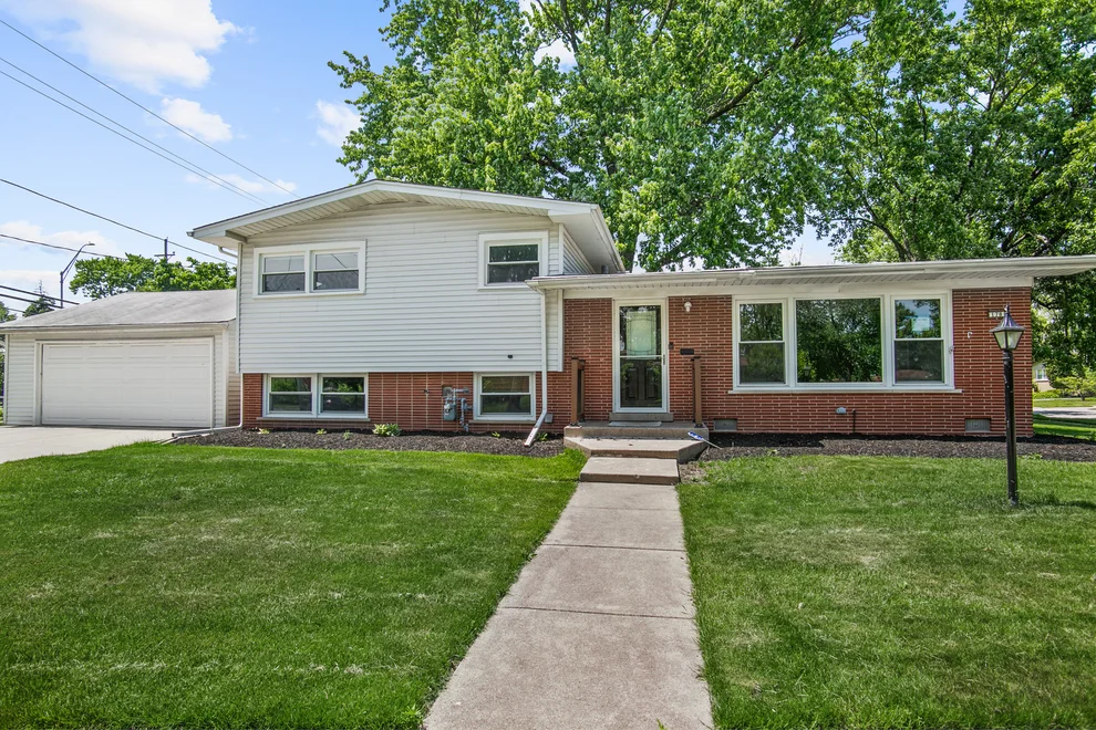 Unit for sale at 178 W Normandy Drive, Chicago Heights, IL 60411