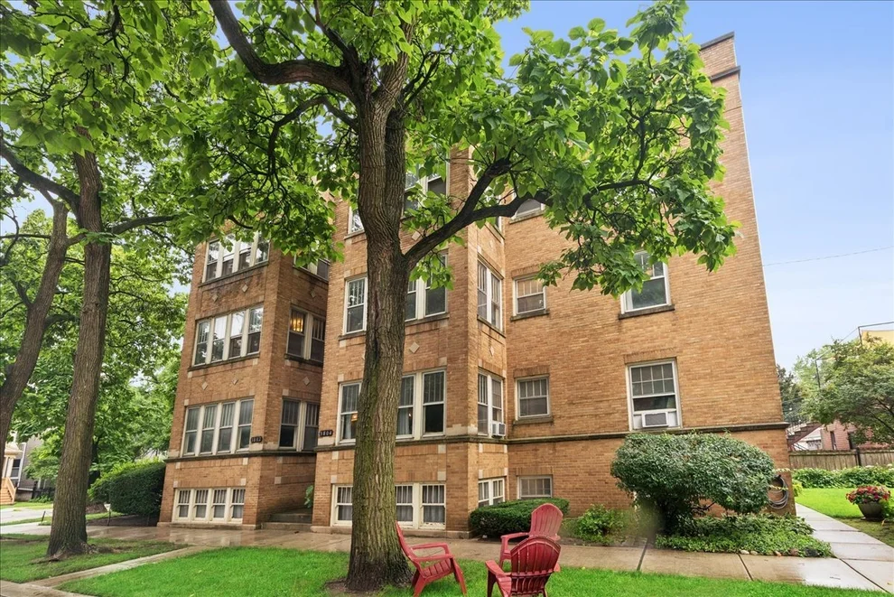 Unit for sale at 3804 N Hamilton Avenue, Chicago, IL 60618